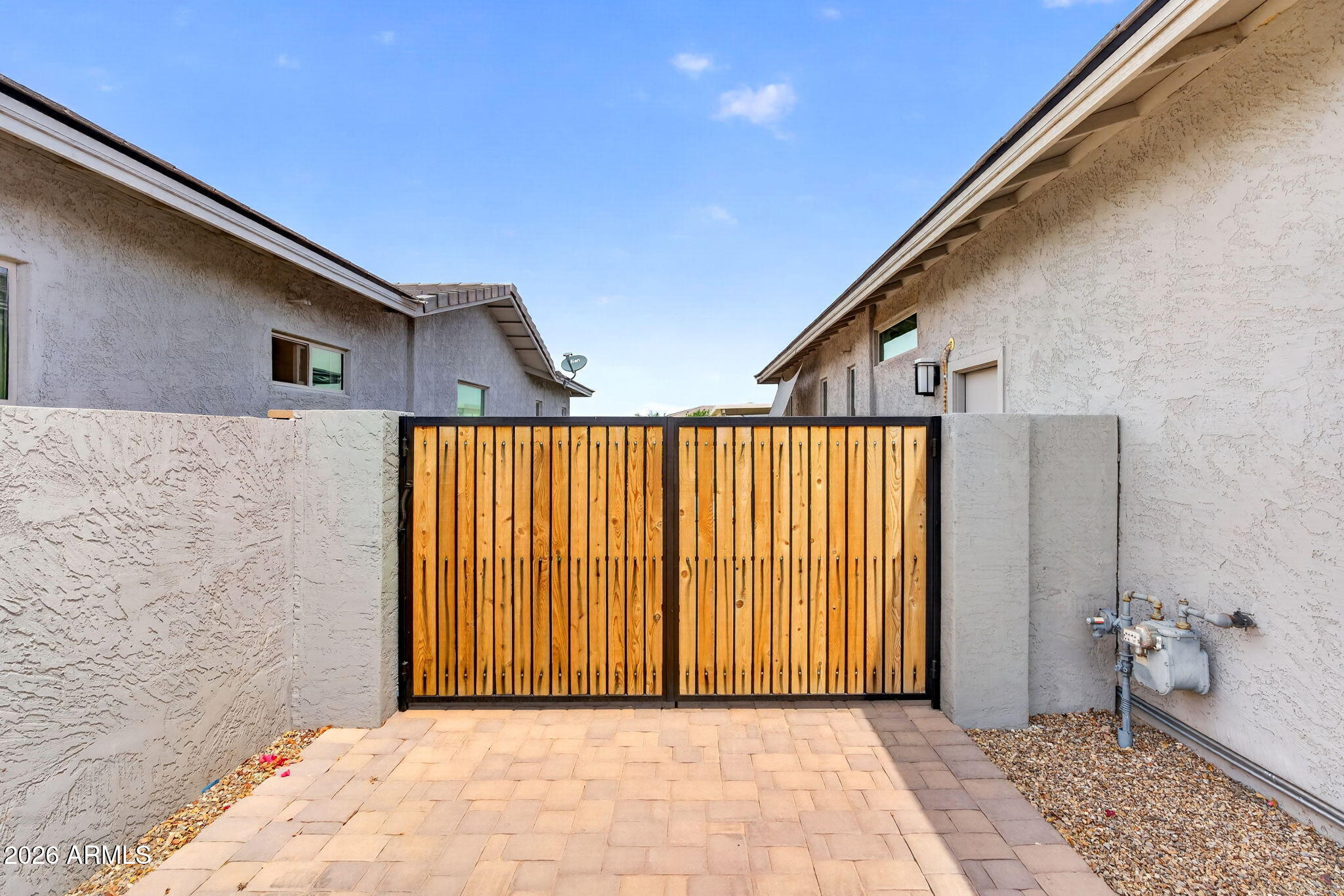 23064 E VIA LAS BRISAS