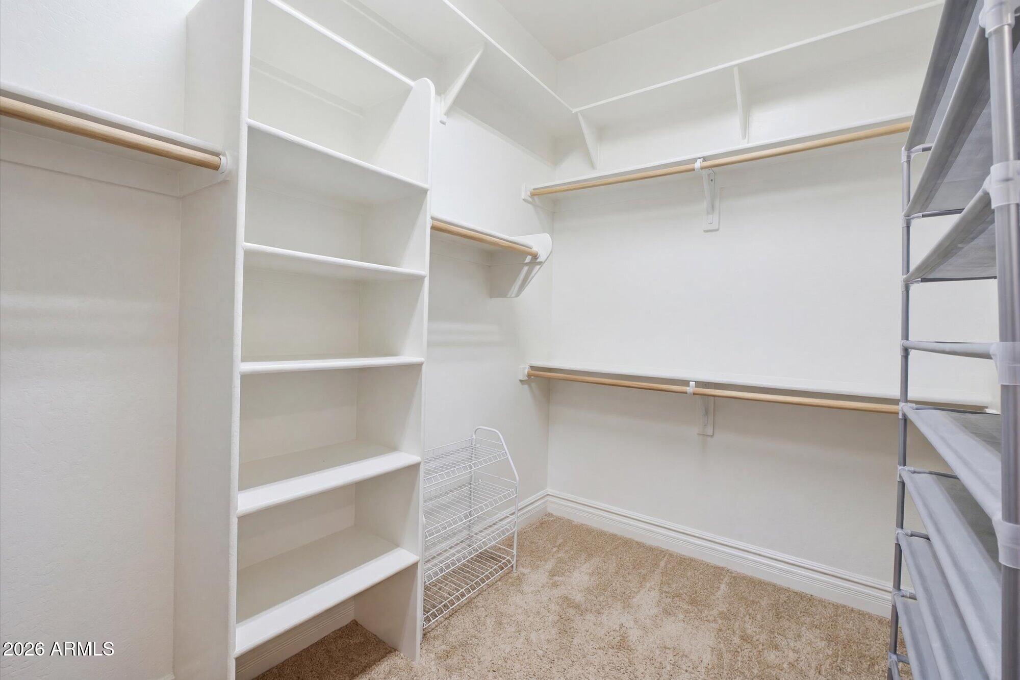 2106 E CRESCENT Place