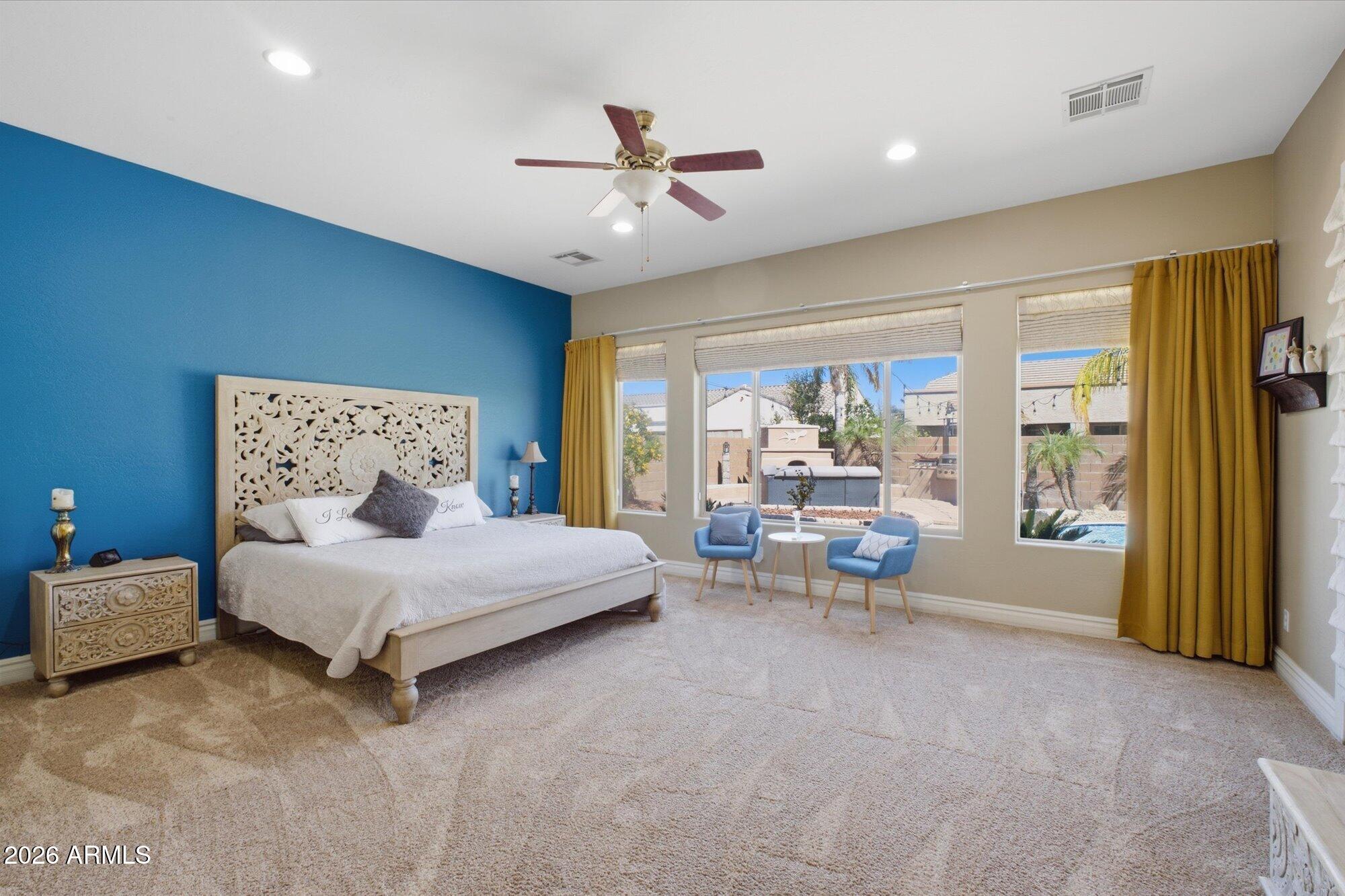 2106 E CRESCENT Place