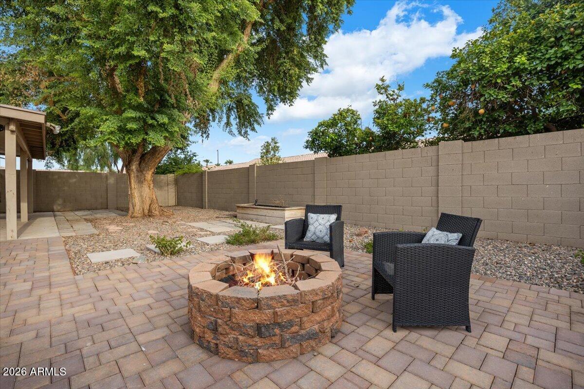 2347 E RANCH Road