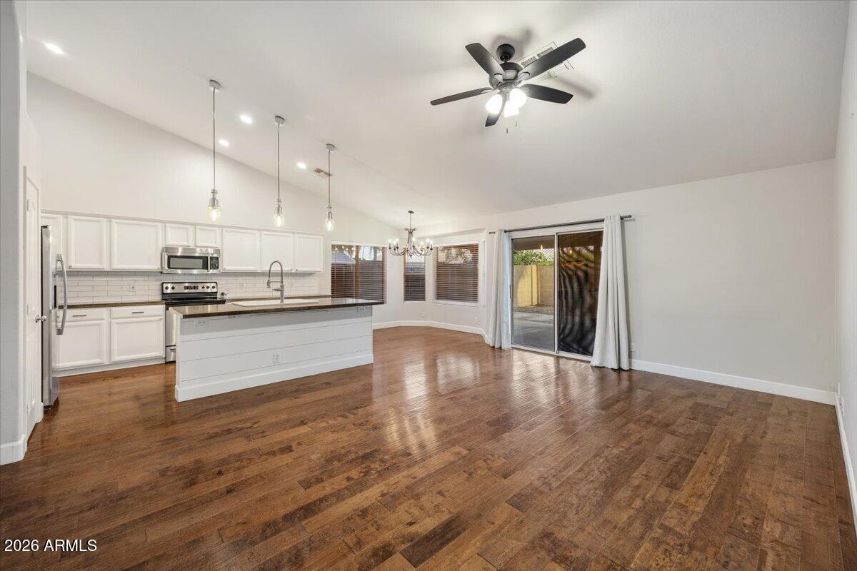 2347 E RANCH Road