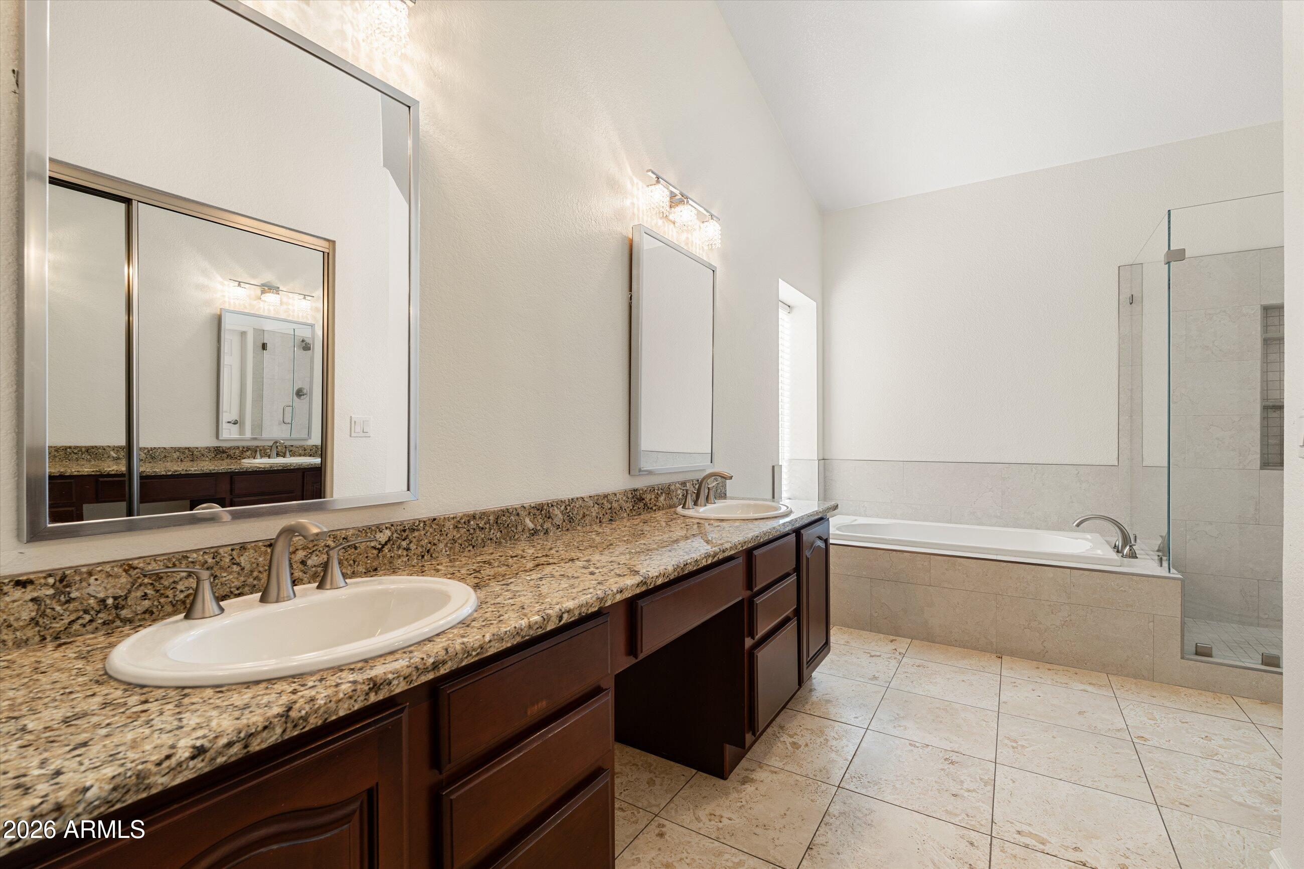 4429 E VISTA VAL VERDE