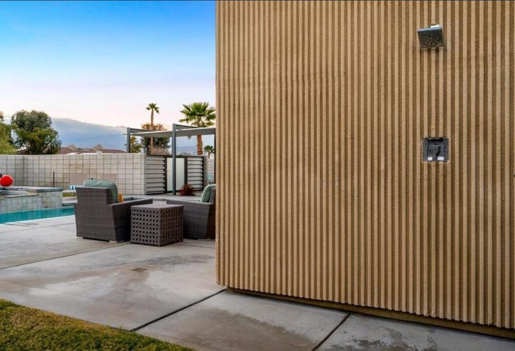 3030 N Avenida Caballeros