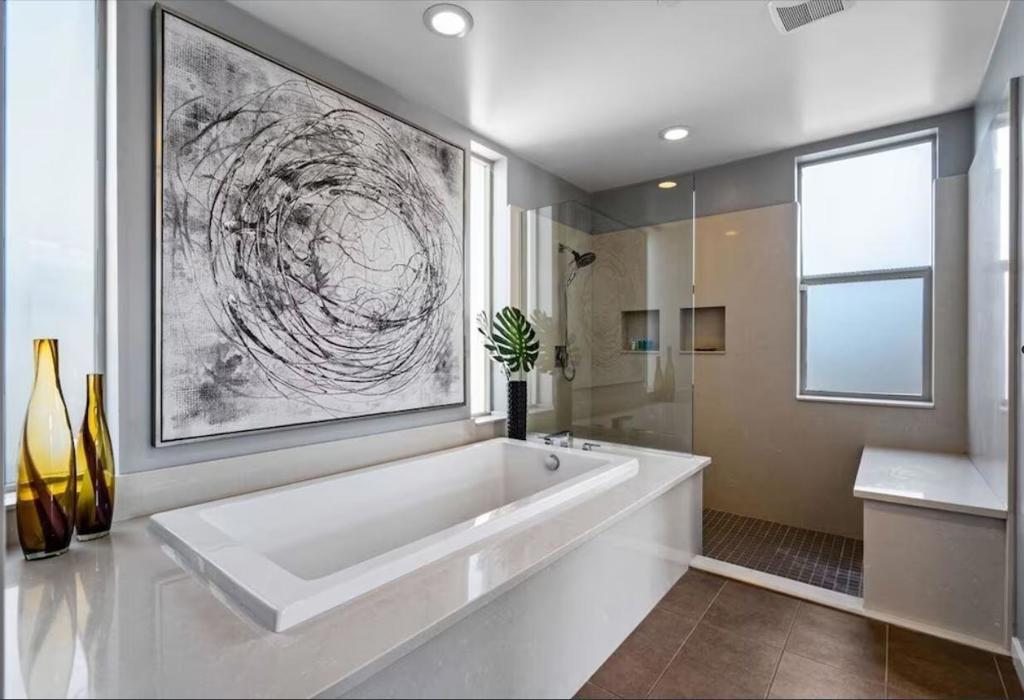 3030 N Avenida Caballeros