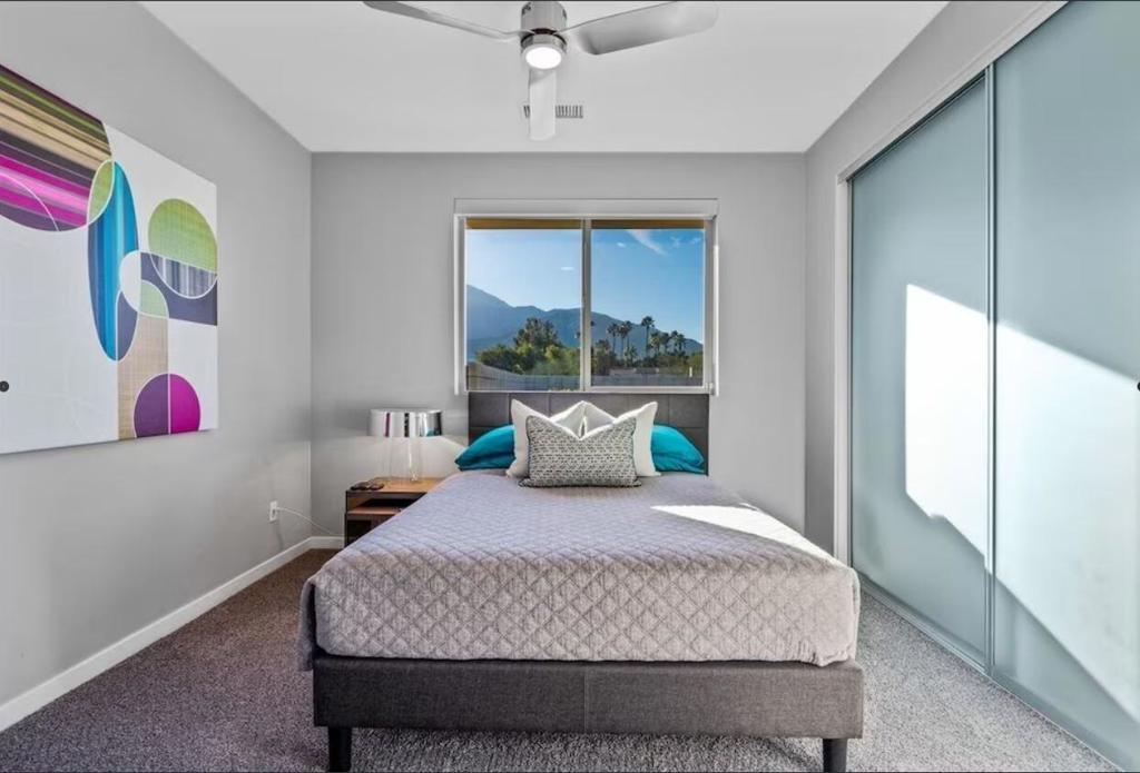 3030 N Avenida Caballeros