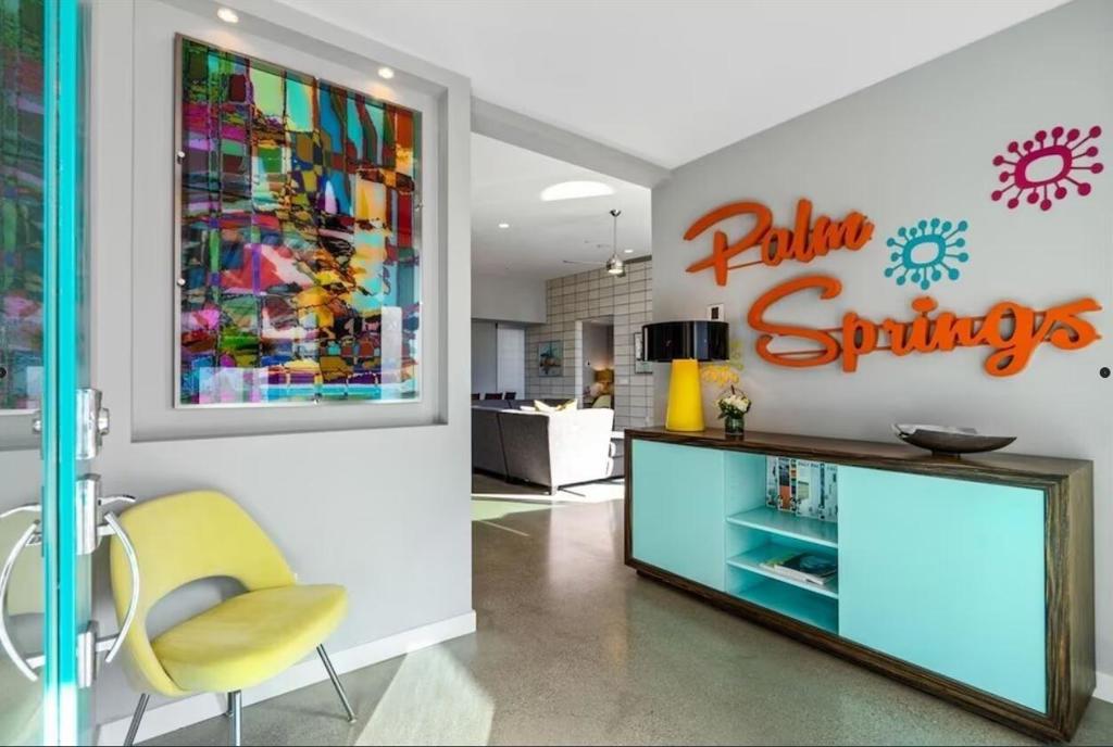 3030 N Avenida Caballeros