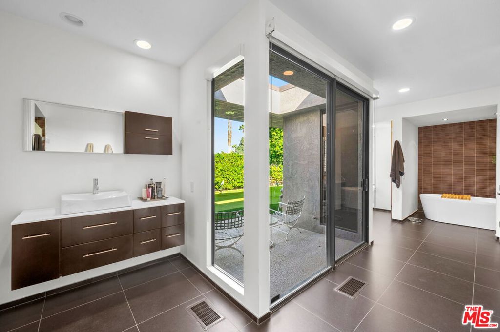 1650 E Murray Canyon Drive