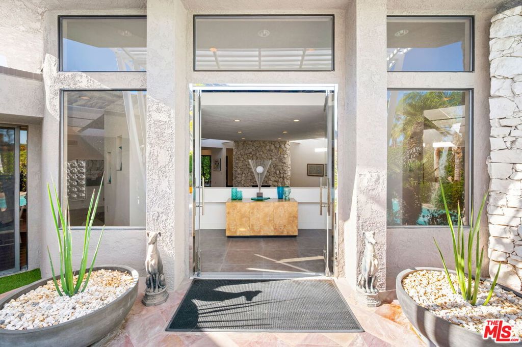 1650 E Murray Canyon Drive