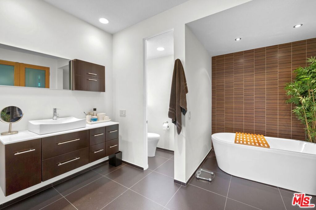 1650 E Murray Canyon Drive