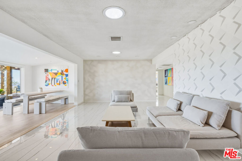 61194 Prescott Trail