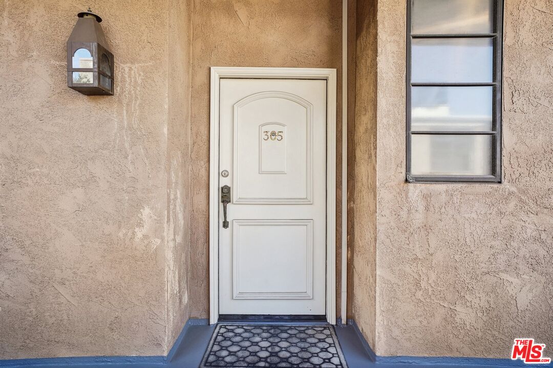801 S Plymouth Blvd Unit: 305
