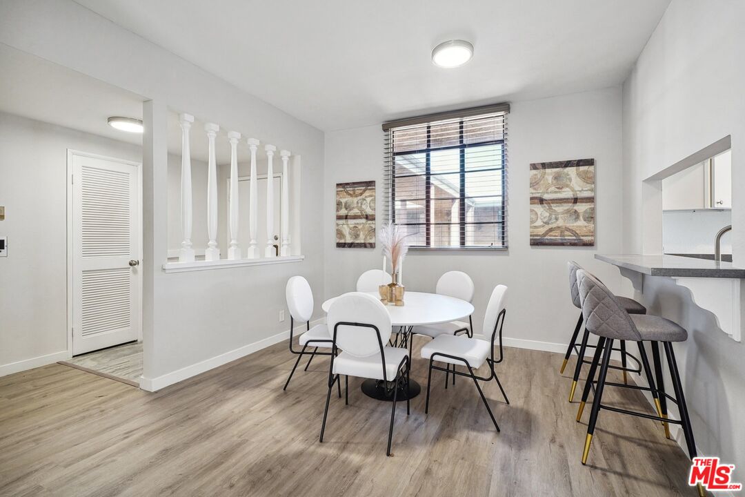 801 S Plymouth Blvd Unit: 305