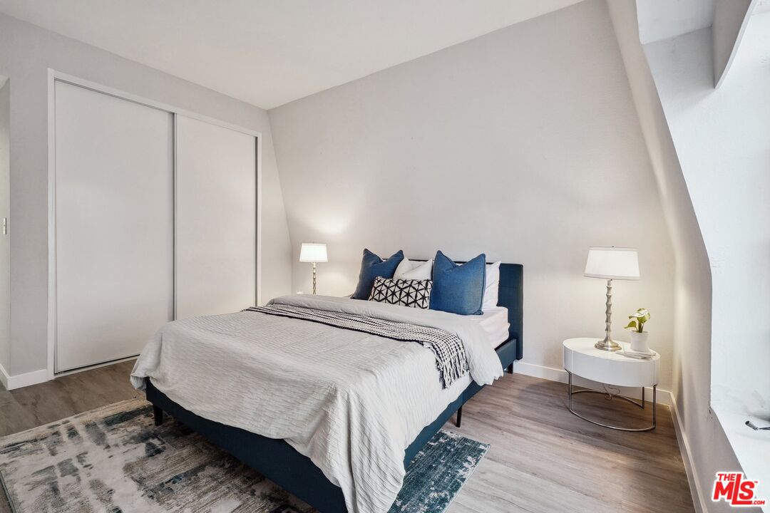 801 S Plymouth Blvd Unit: 305