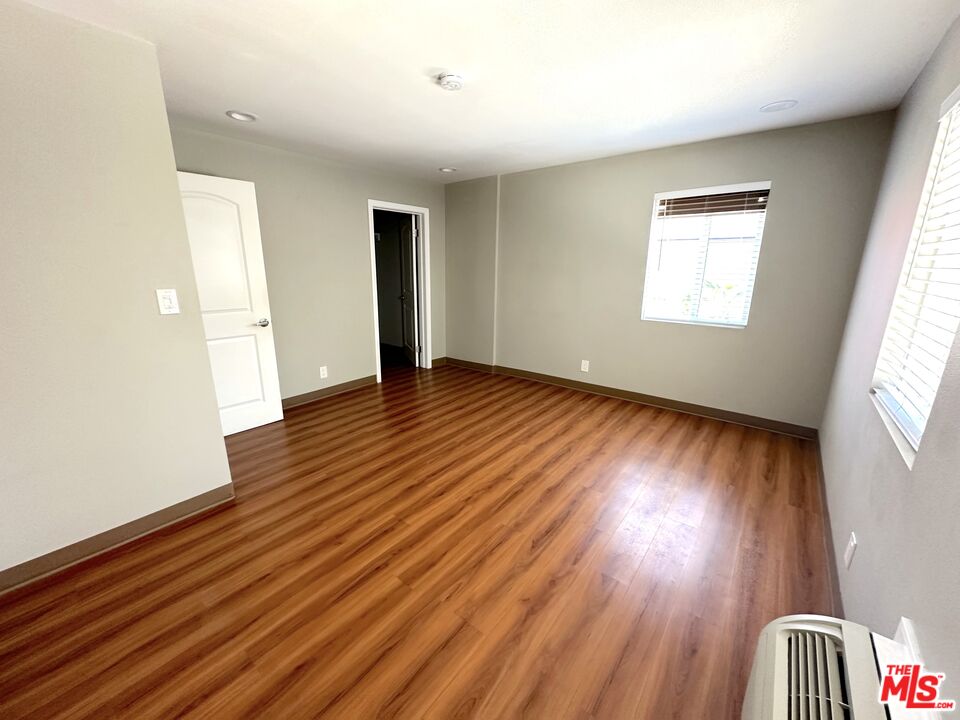 1453 N Vista St