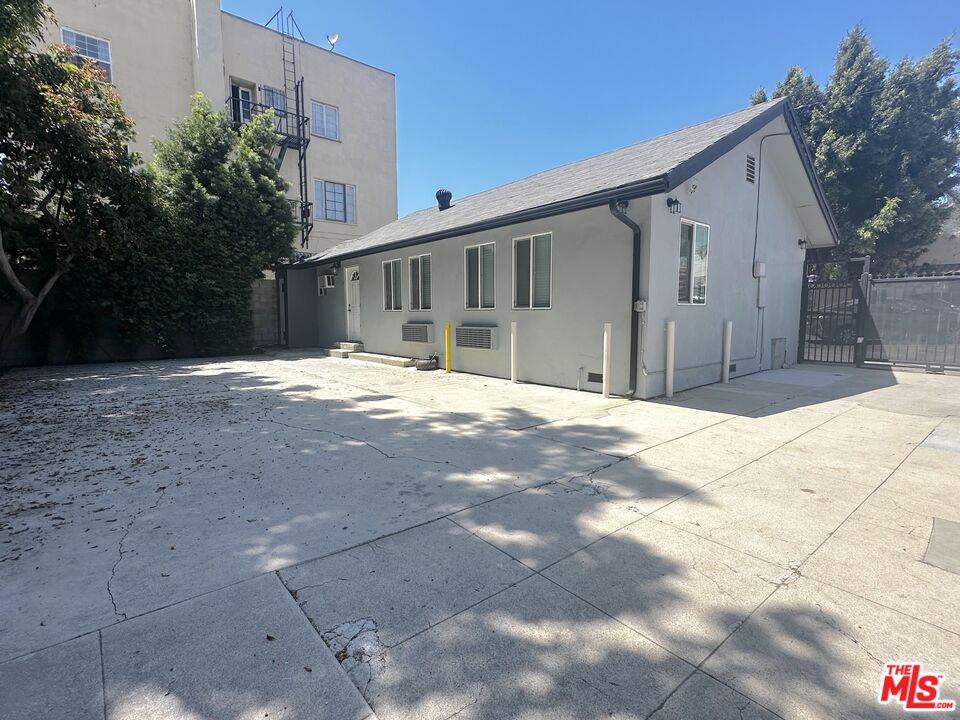 1453 N Vista St