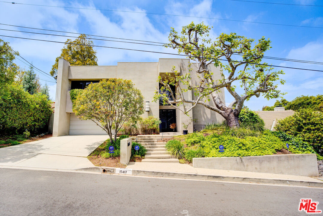 15417 Brownwood Pl