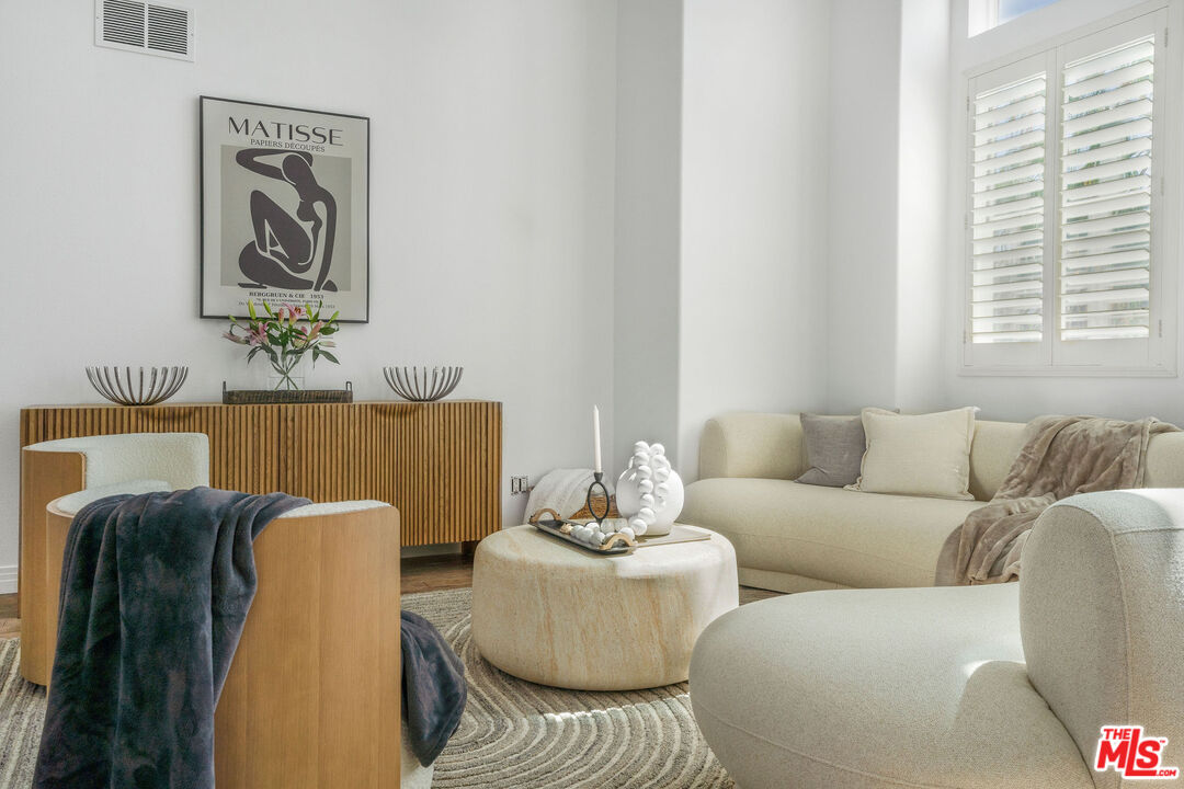7100 Playa Vista Dr Unit: 402