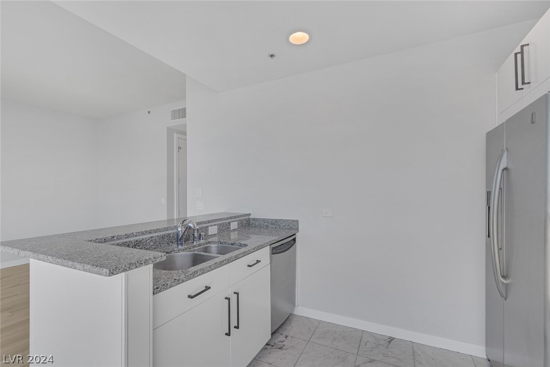 4525 Dean Martin Drive 1010