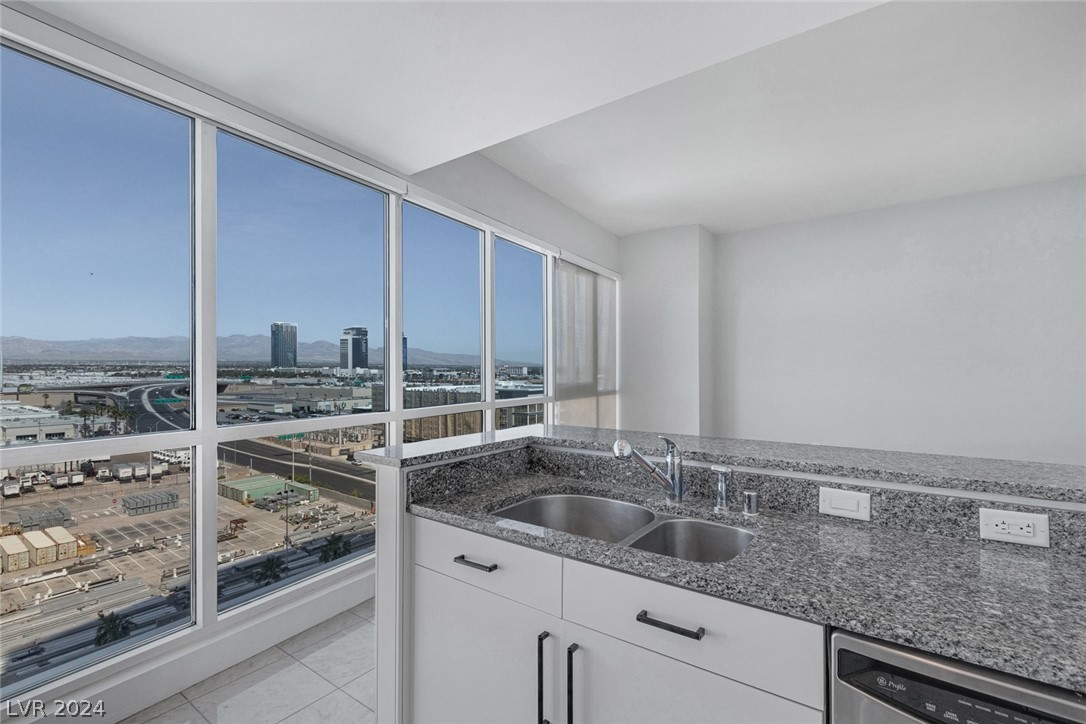 4525 Dean Martin Drive 1010