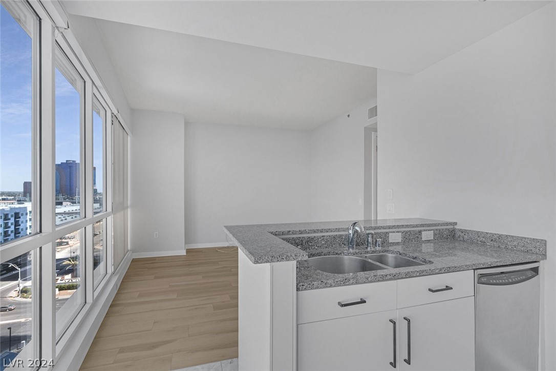 4525 Dean Martin Drive 1010