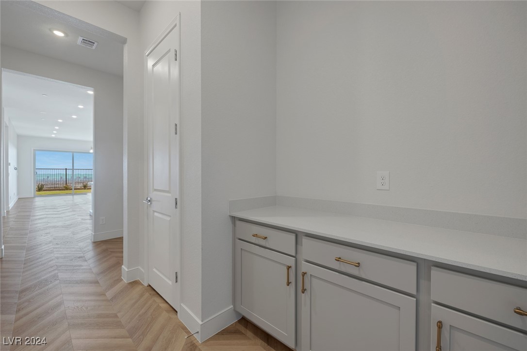 2230 Pigeon Hawk Street