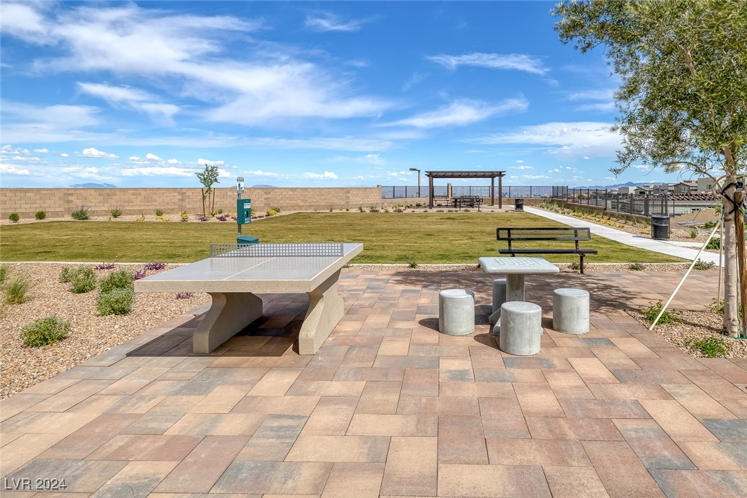 2230 Pigeon Hawk Street