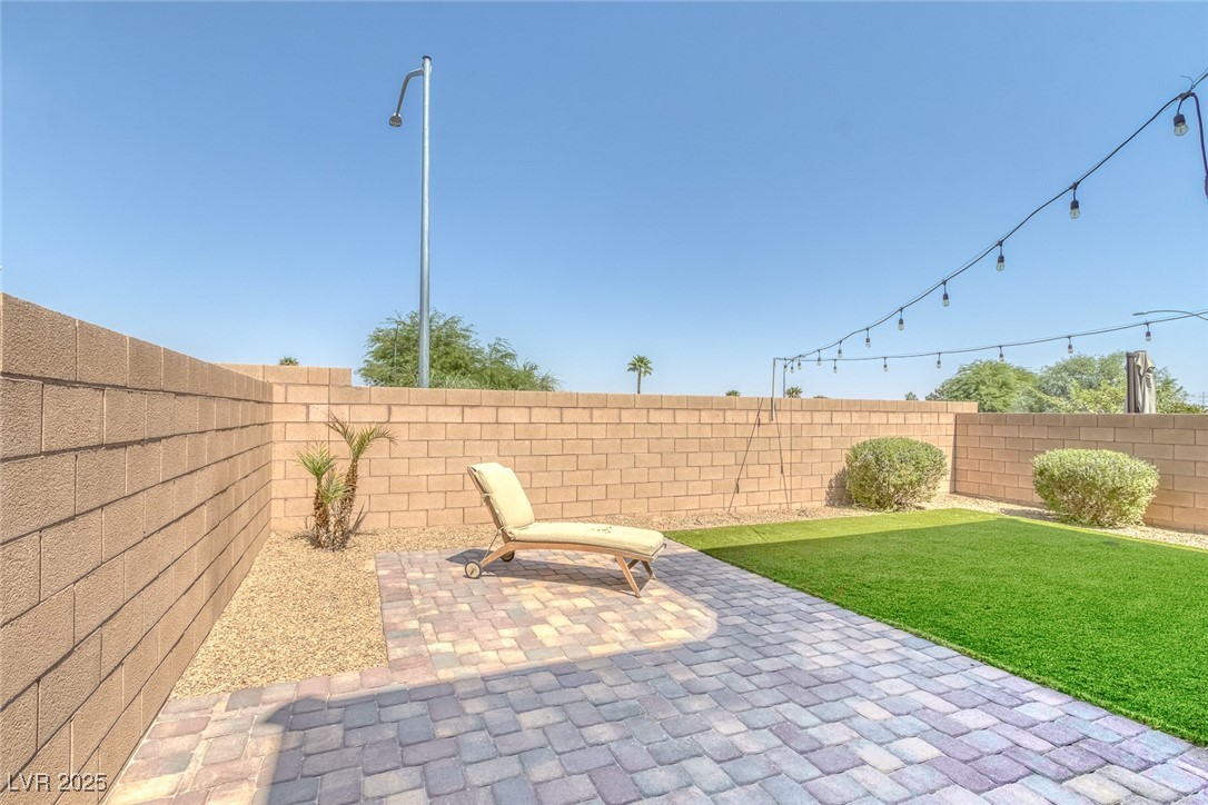 6276 Desert Orchid Way