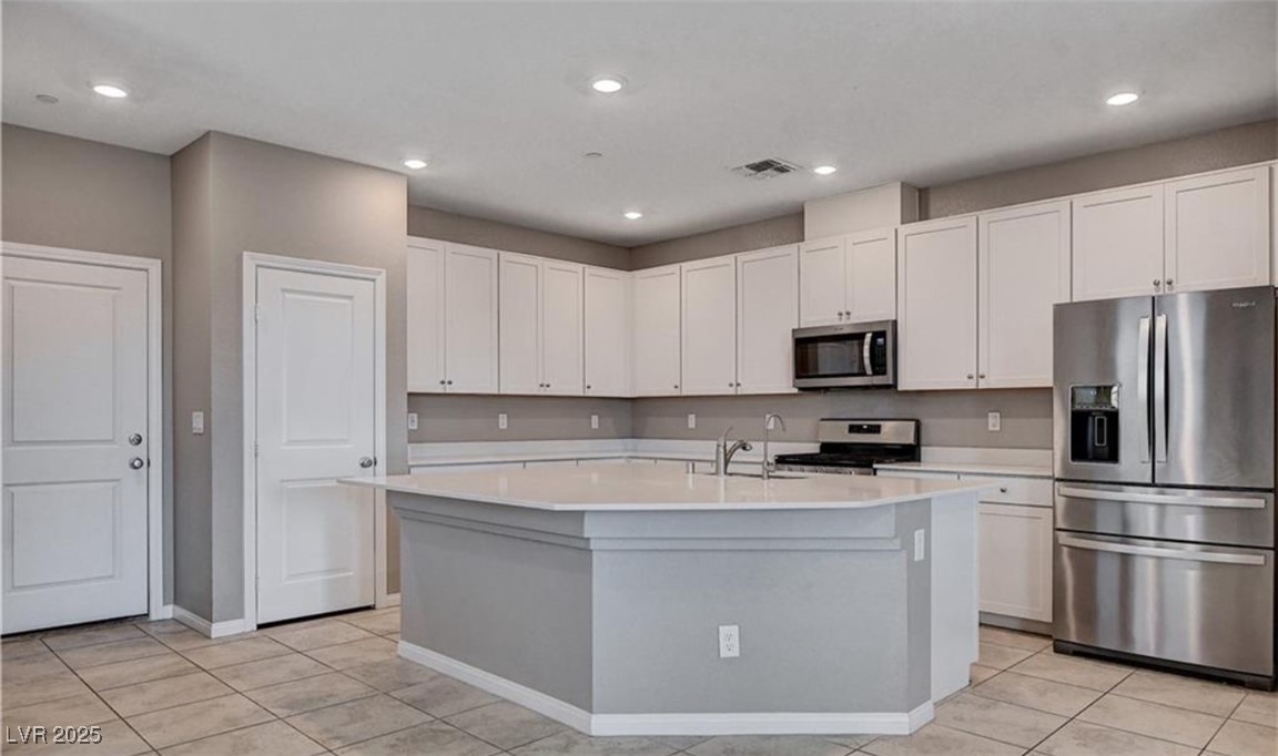 3220 Palindrome Avenue