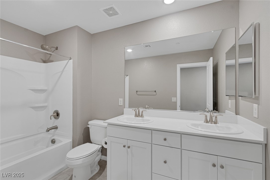 3220 Palindrome Avenue