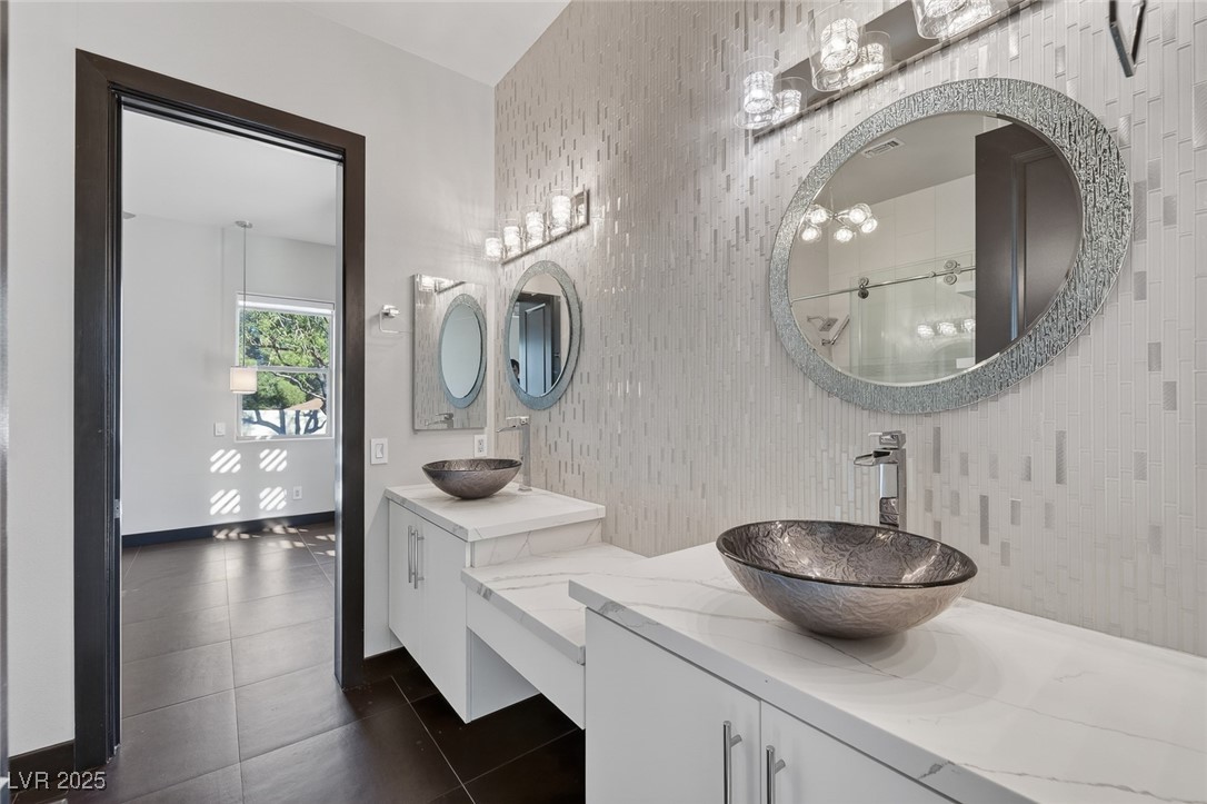 8480 Via De Bellasidra Court