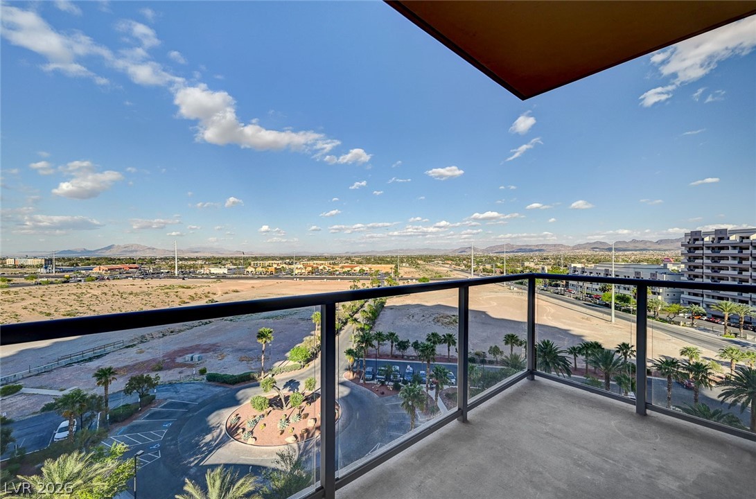 8255 Las Vegas Boulevard 813