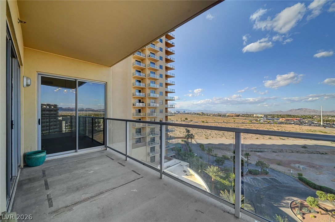 8255 Las Vegas Boulevard 813