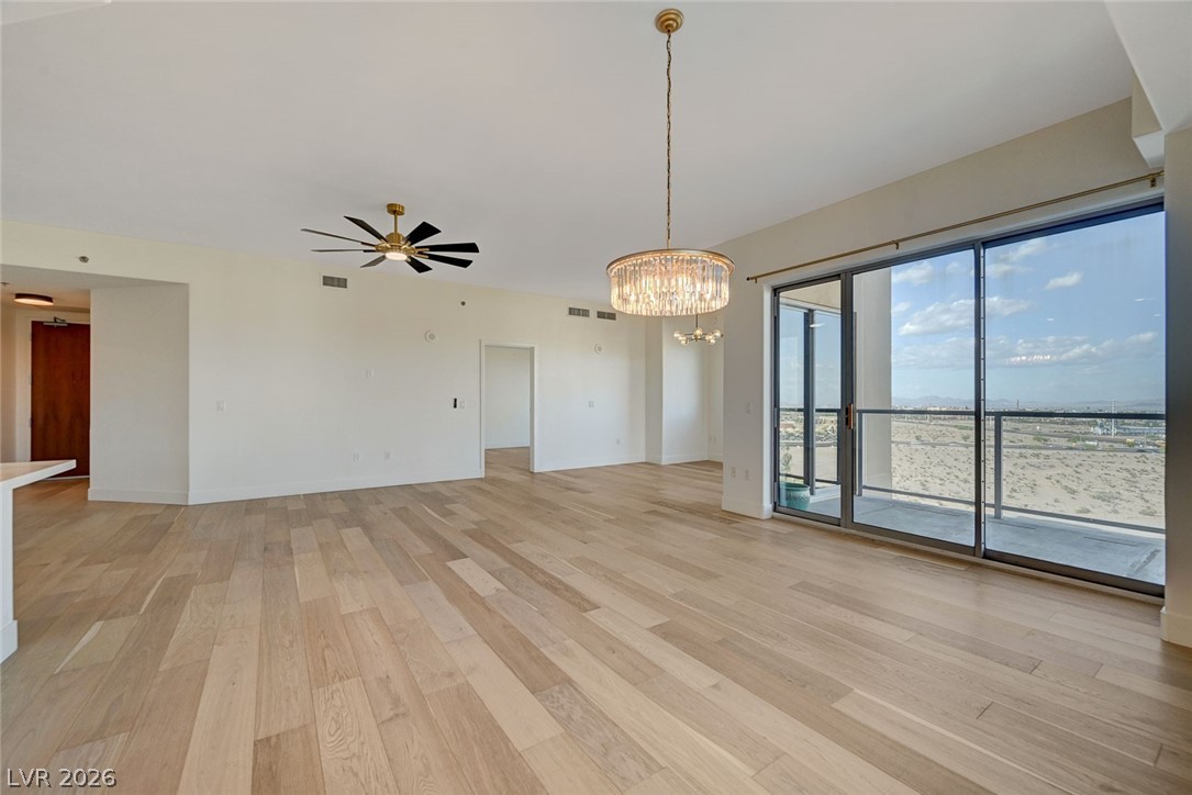 8255 Las Vegas Boulevard 813