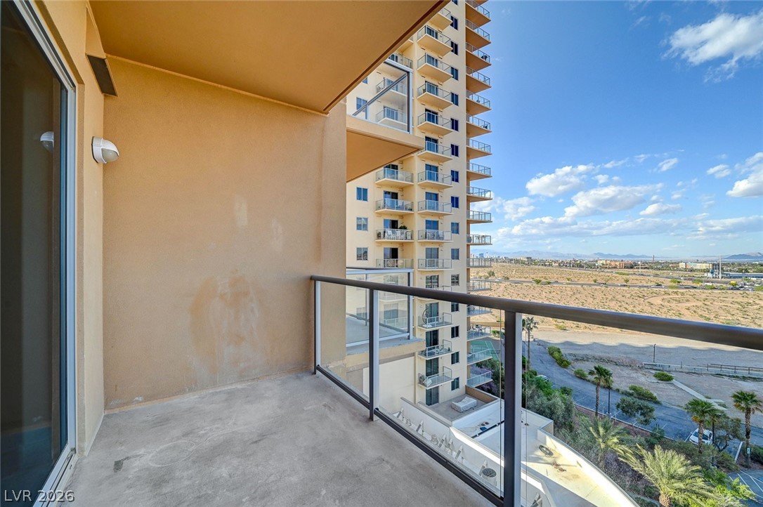 8255 Las Vegas Boulevard 813