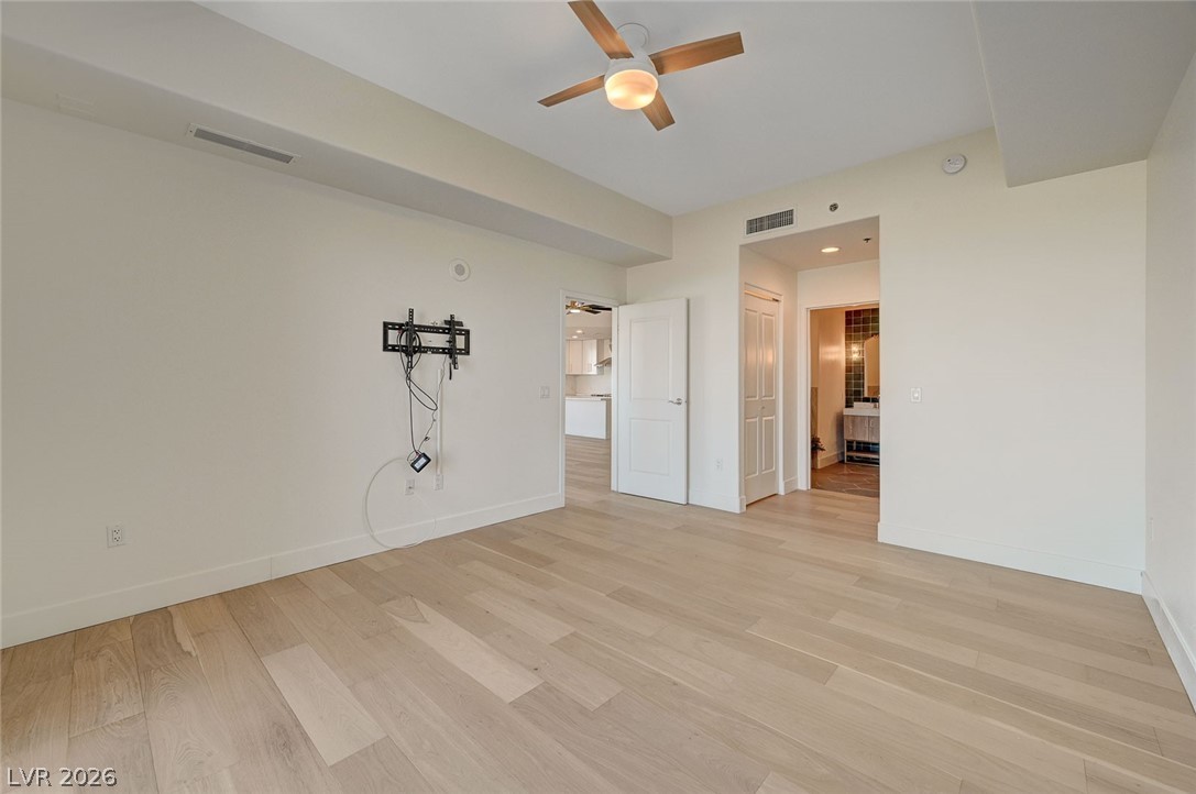 8255 Las Vegas Boulevard 813