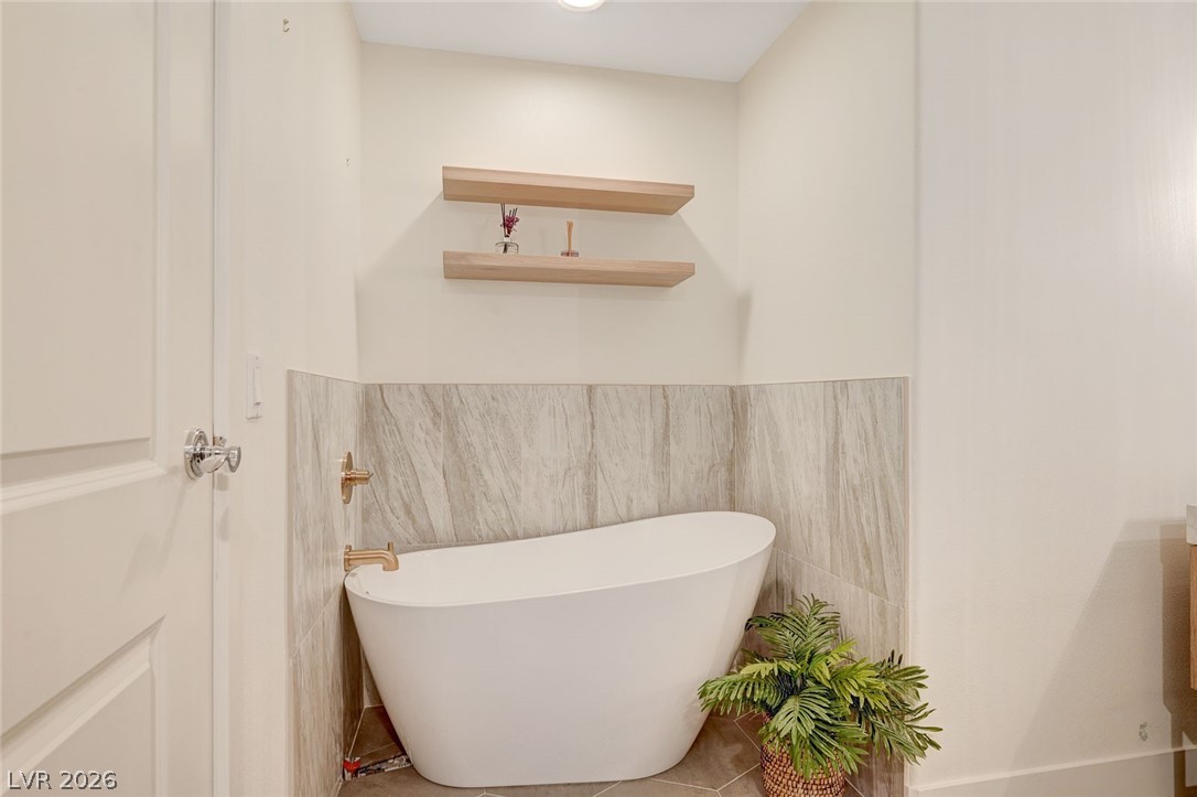 8255 Las Vegas Boulevard 813