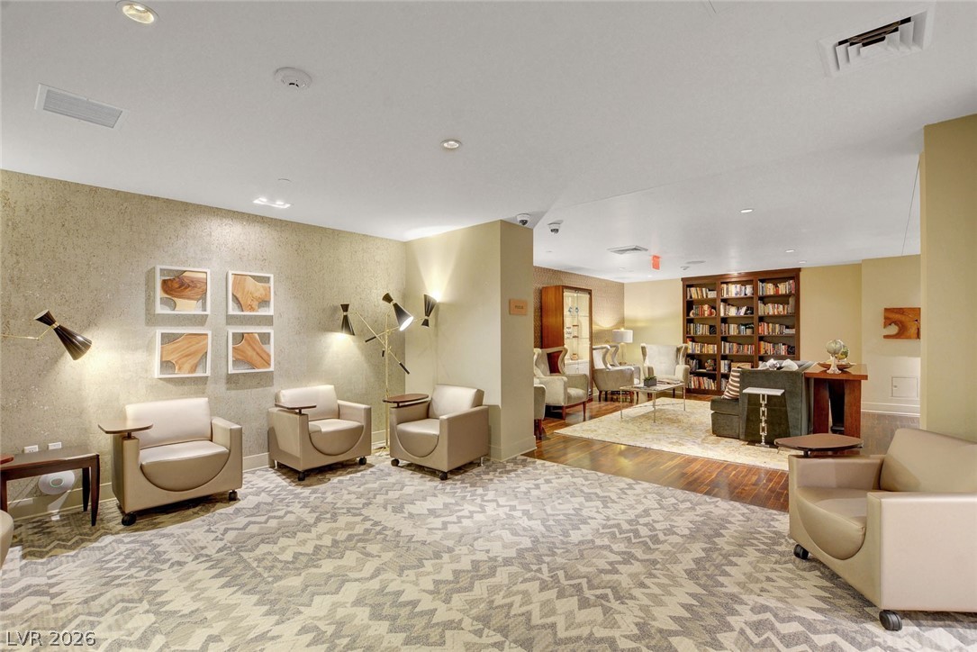 8255 Las Vegas Boulevard 813