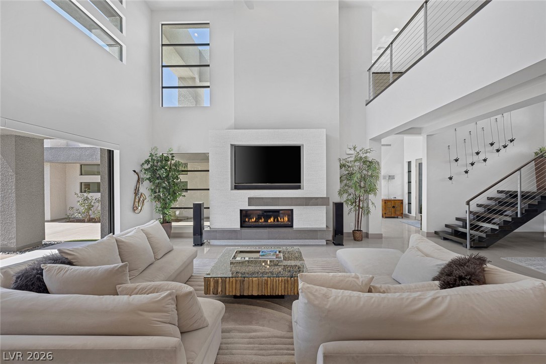 1337 Villa Barolo Avenue