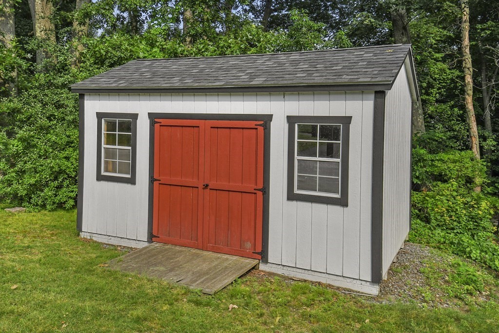 15 Whippoorwill Drive