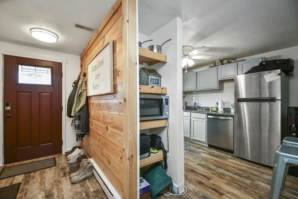 38 Warebrook Village