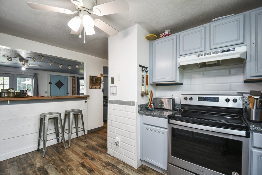 38 Warebrook Village