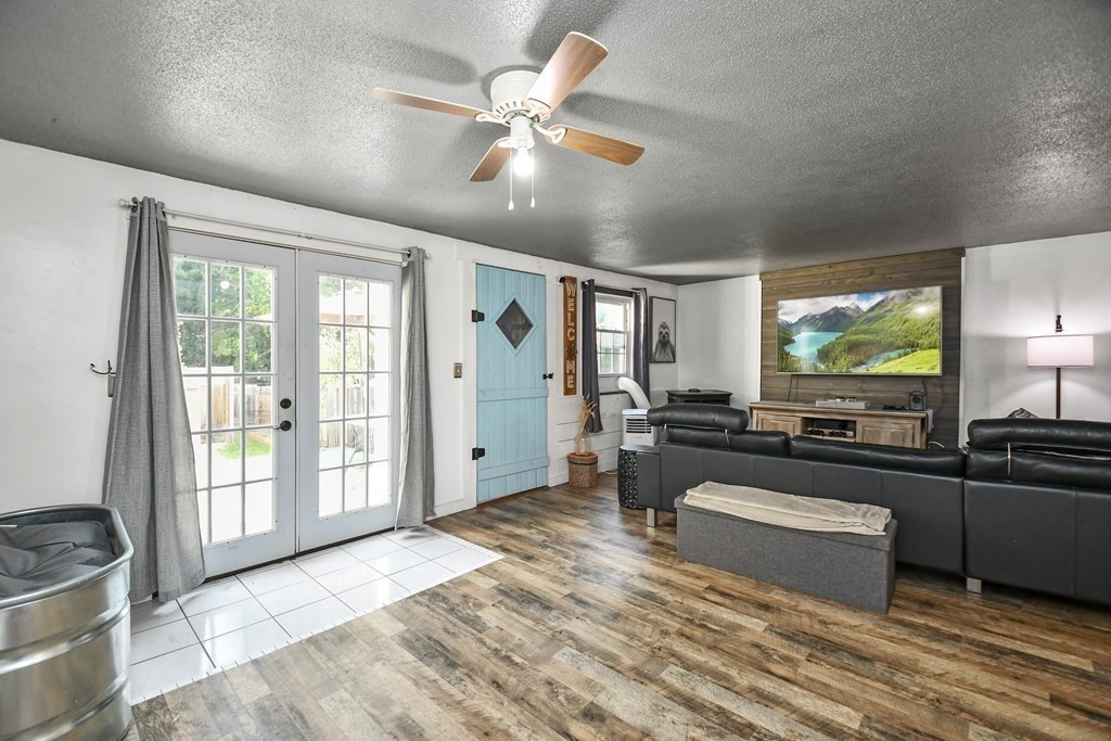 38 Warebrook Village