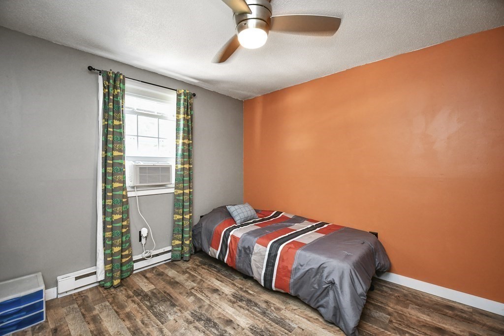 38 Warebrook Village