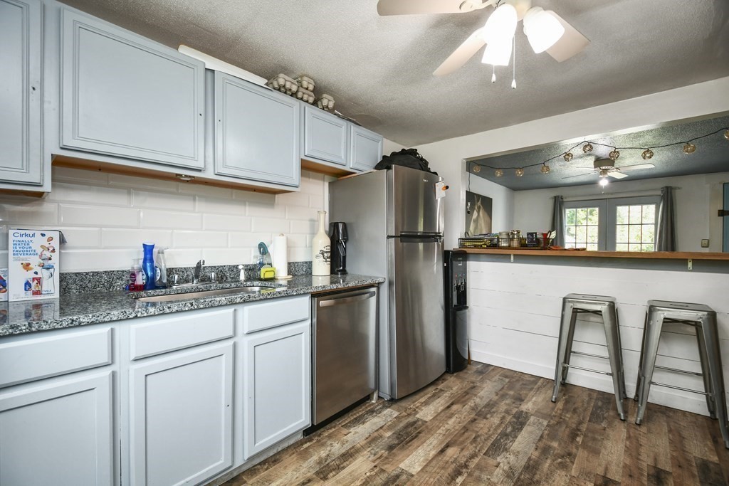 38 Warebrook Village