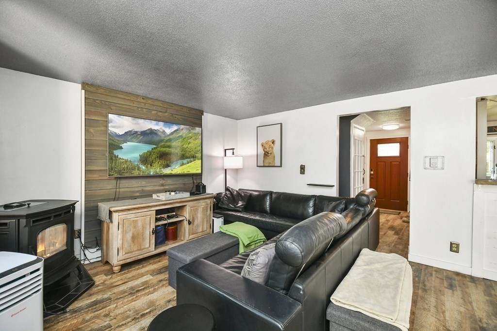 38 Warebrook Village