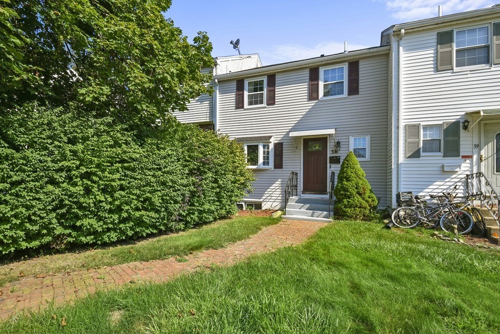 38 Warebrook Village