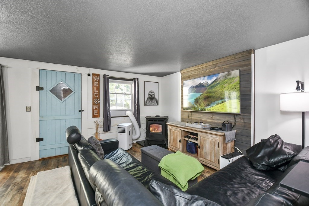 38 Warebrook Village