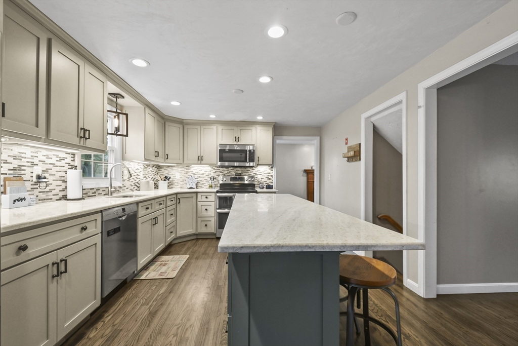 10 Lambert Cir