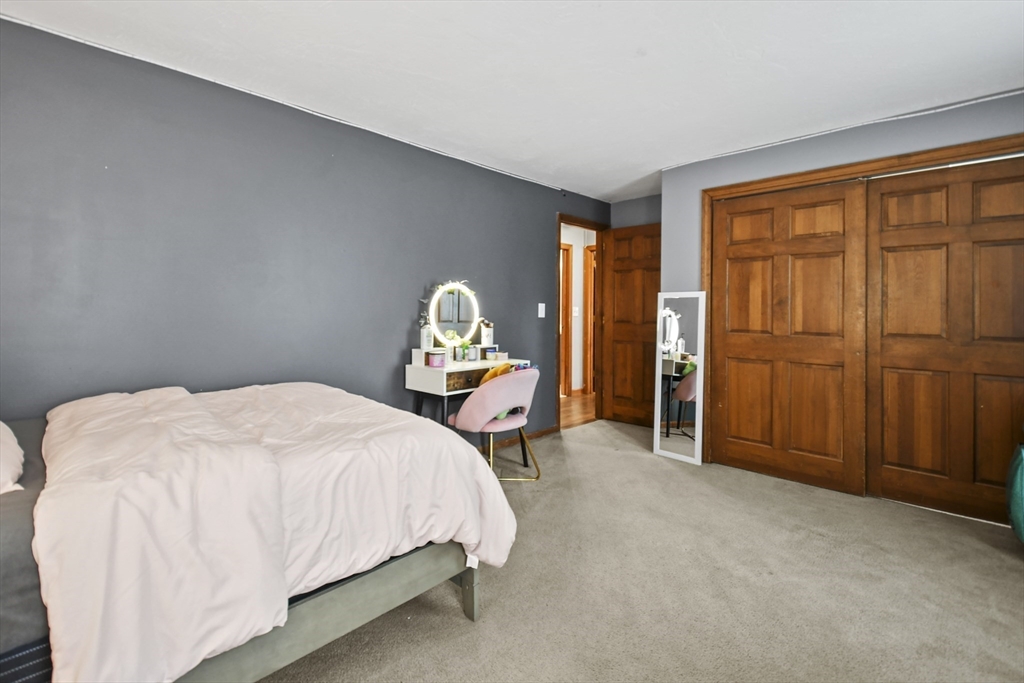 10 Lambert Cir