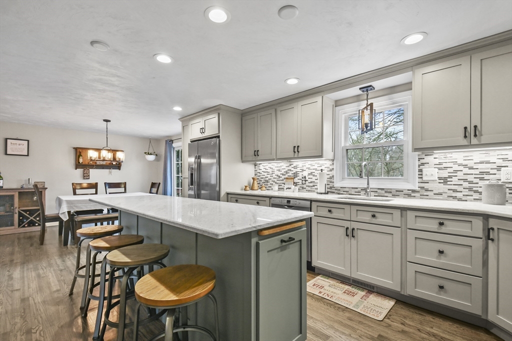 10 Lambert Cir